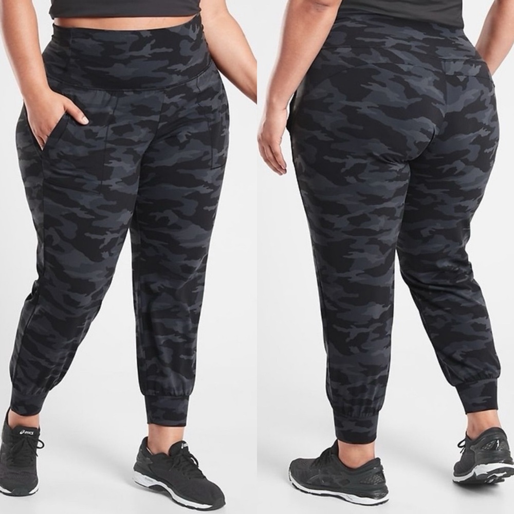 Athleta Jogger Pants 1X Salutation Stretch Pockets High Waist Camo Gray Black